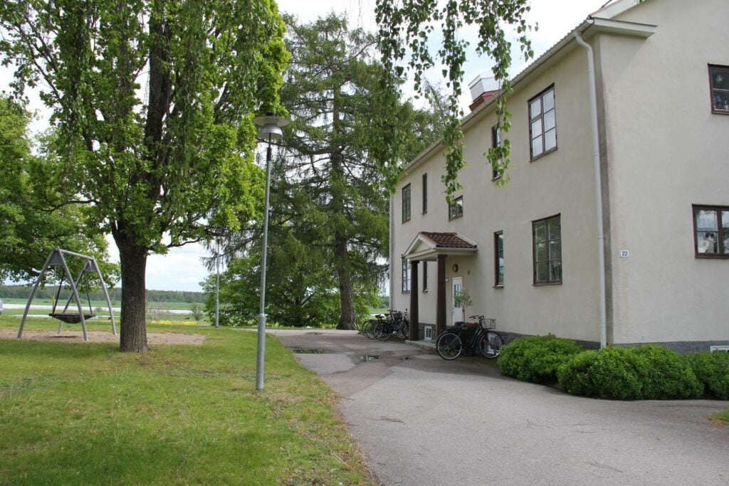 Entré till lägenhetshus