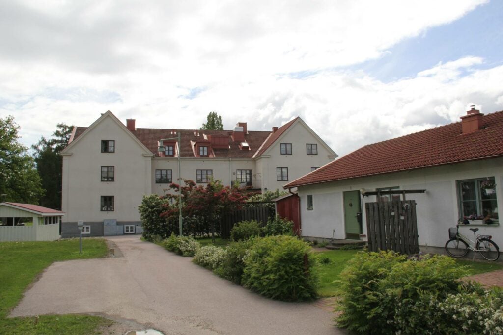 Lägenhetshus och radhus i Strömsholm